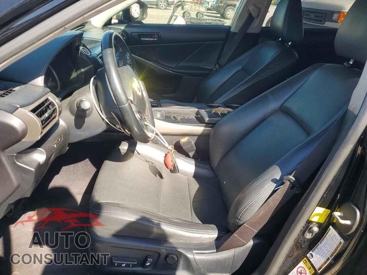 LEXUS IS 2014 - JTHBF1D20E5018550