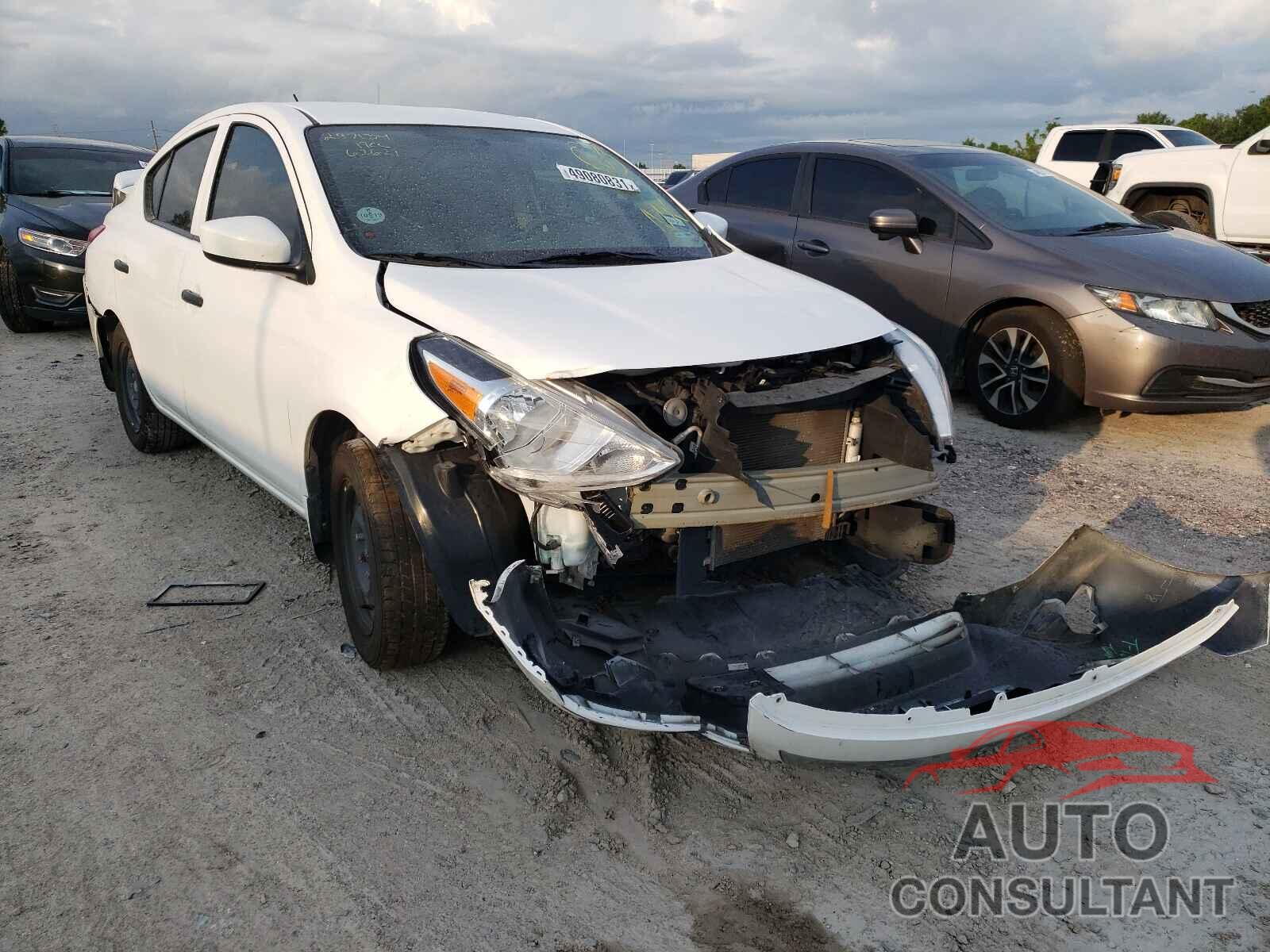 NISSAN VERSA 2018 - 3N1CN7AP0JL829709