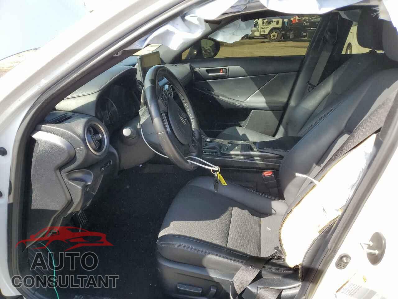 LEXUS IS 2021 - JTHCA1D29M5115814