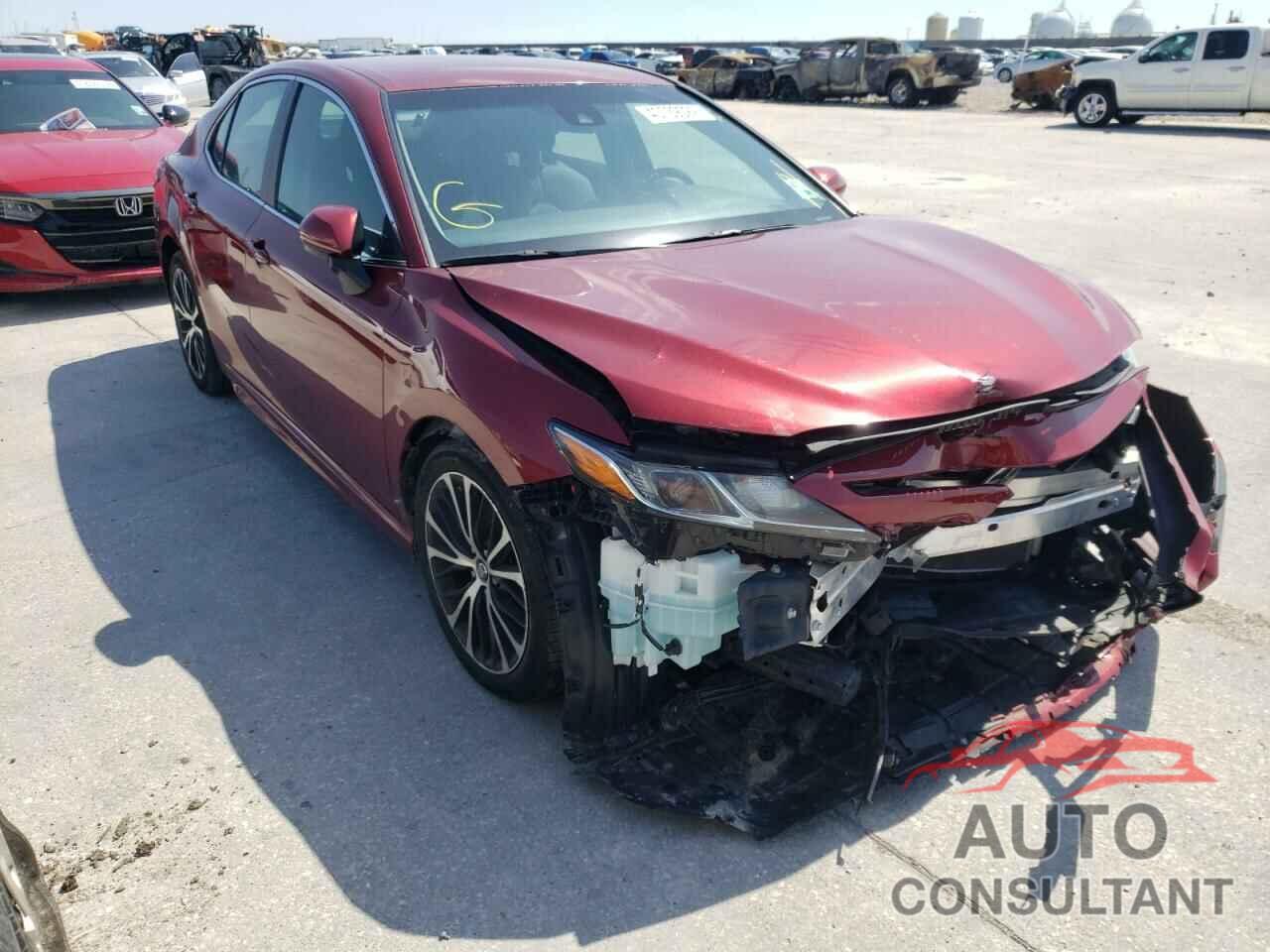 TOYOTA CAMRY 2018 - 4T1B11HK4JU503988