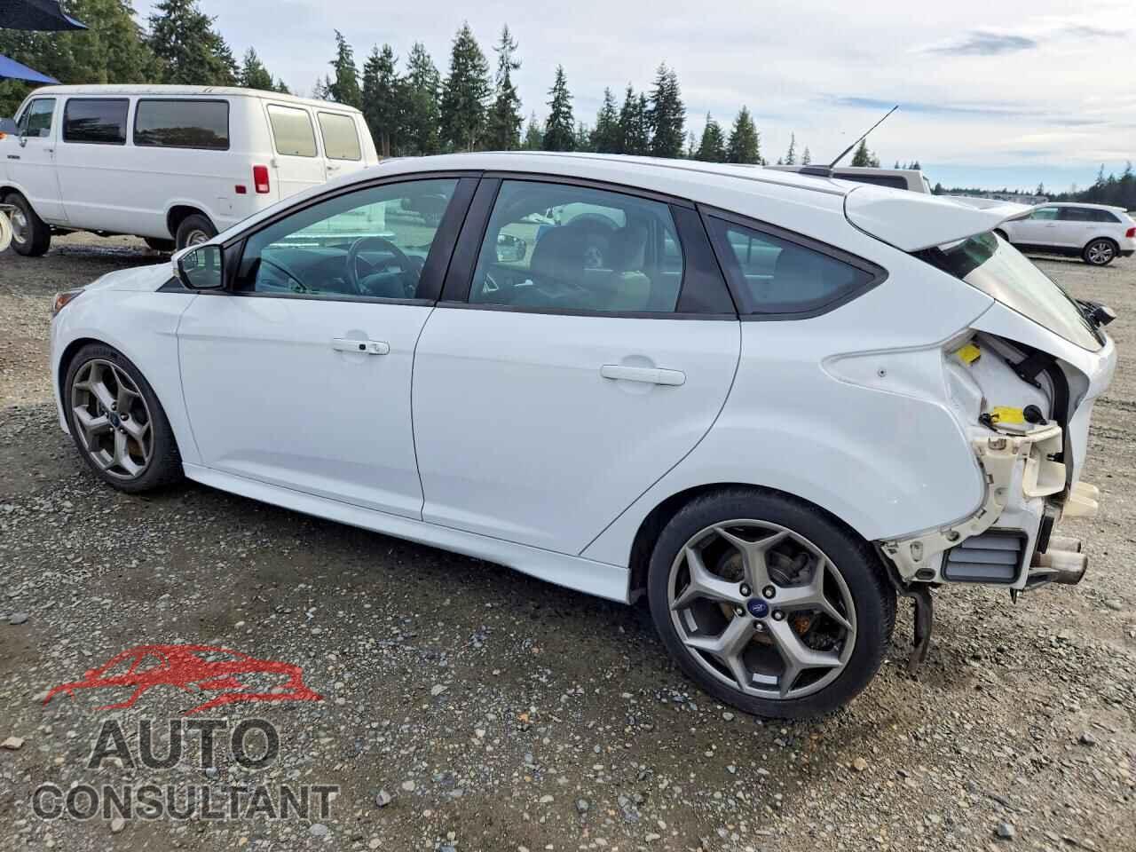 FORD FOCUS 2018 - 1FADP3L93JL317138