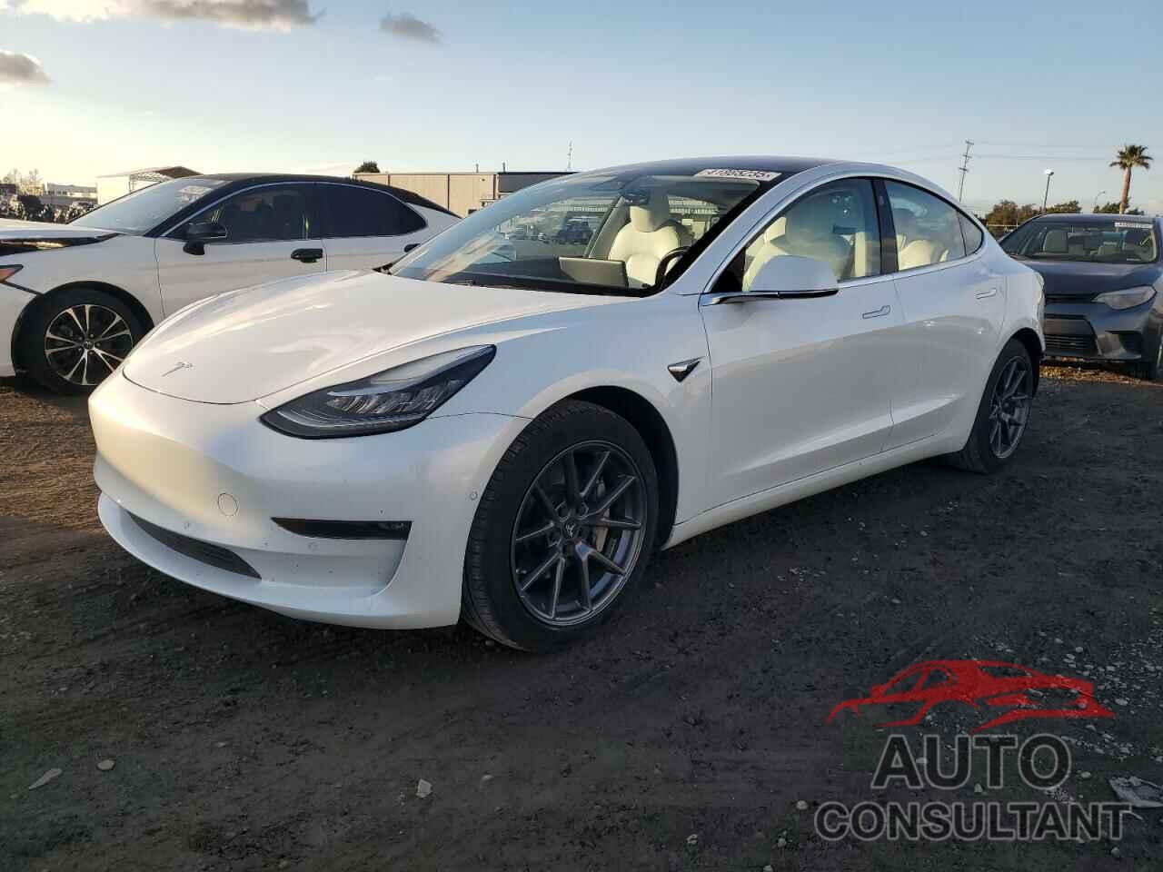 TESLA MODEL 3 2018 - 5YJ3E1EB5JF096970