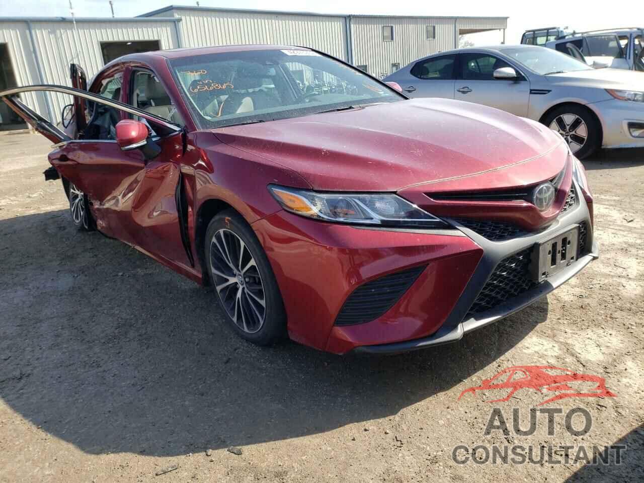 TOYOTA CAMRY 2018 - 4T1B11HK7JU656865