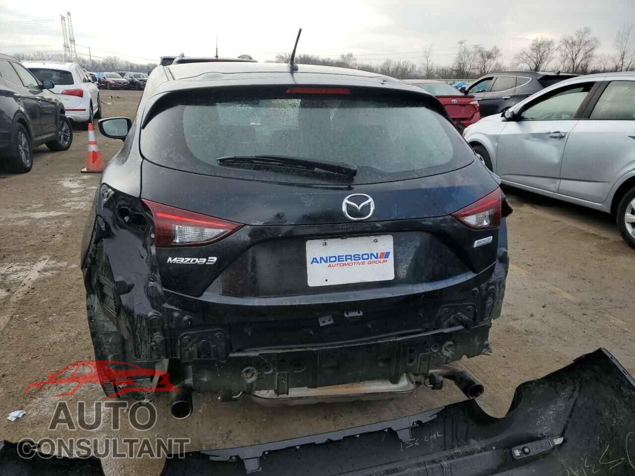 MAZDA 3 2018 - 3MZBN1K77JM219589
