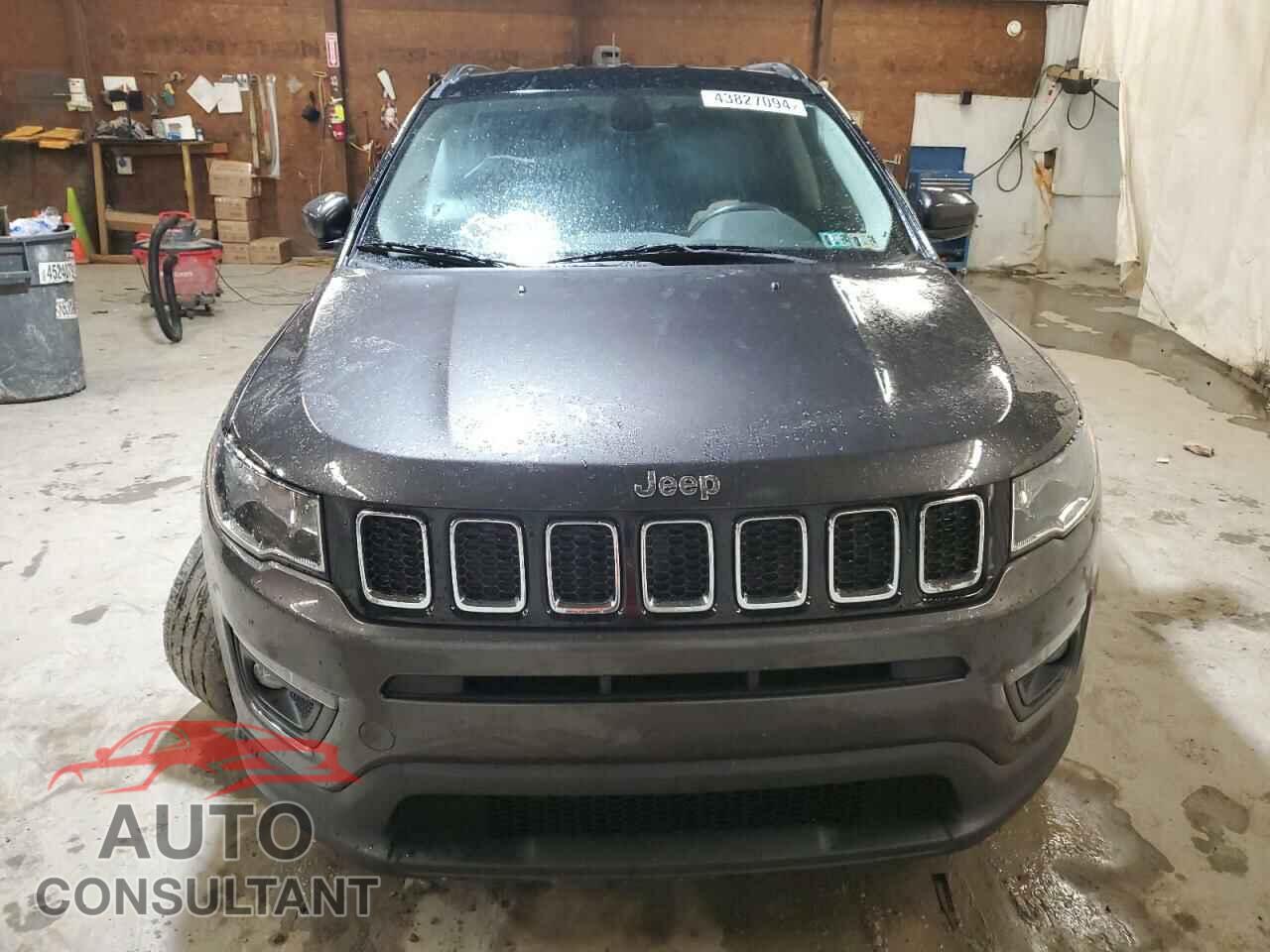 JEEP COMPASS 2018 - 3C4NJDBB1JT239389