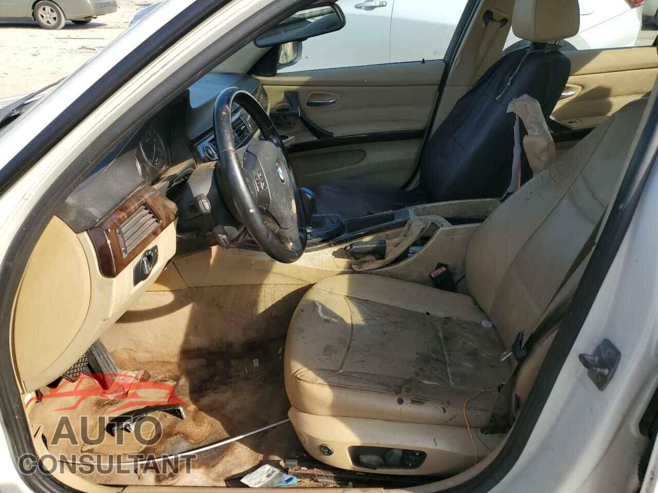 BMW 3 SERIES 2011 - WBAPH7G55BNN04421