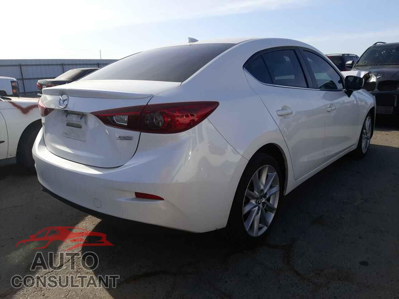 MAZDA 3 2017 - 3MZBN1V7XHM123638