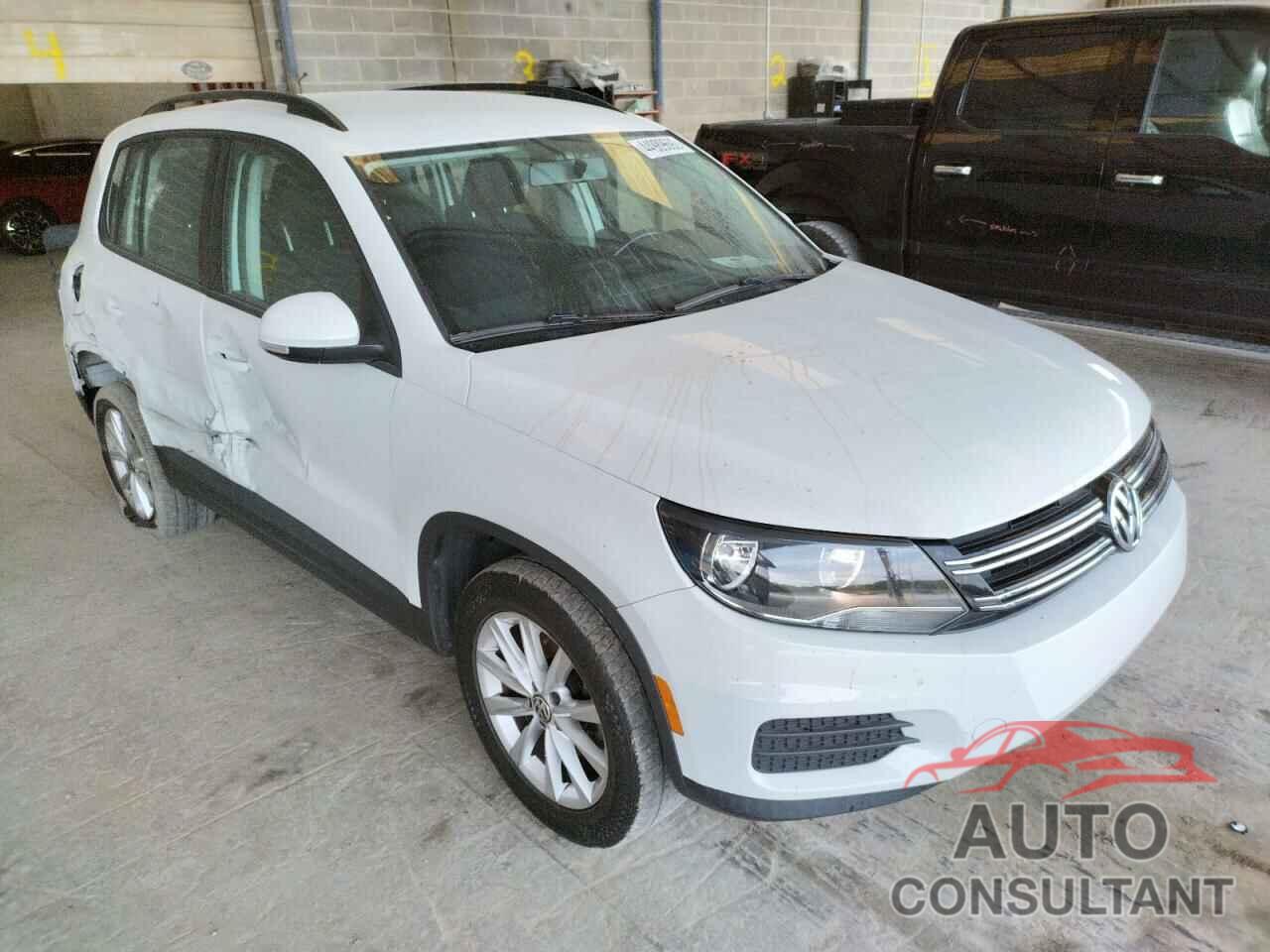 VOLKSWAGEN TIGUAN 2017 - WVGAV7AXXHK050457