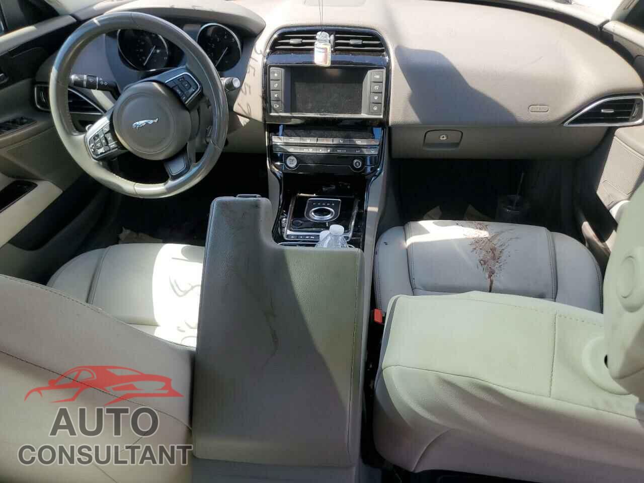 JAGUAR XE 2017 - SAJAR4BG8HA970861
