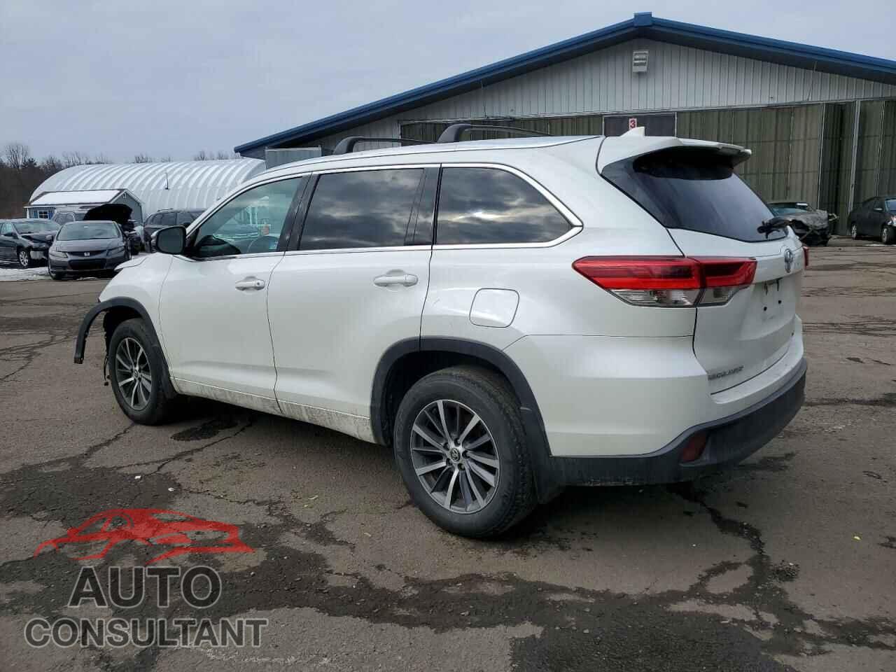 TOYOTA HIGHLANDER 2018 - 5TDJZRFH1JS875100