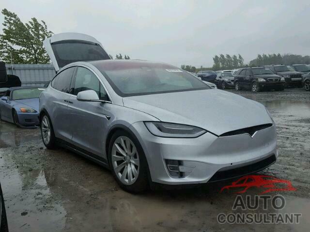 TESLA MODEL X 2017 - 5YJXCDE28HF050844