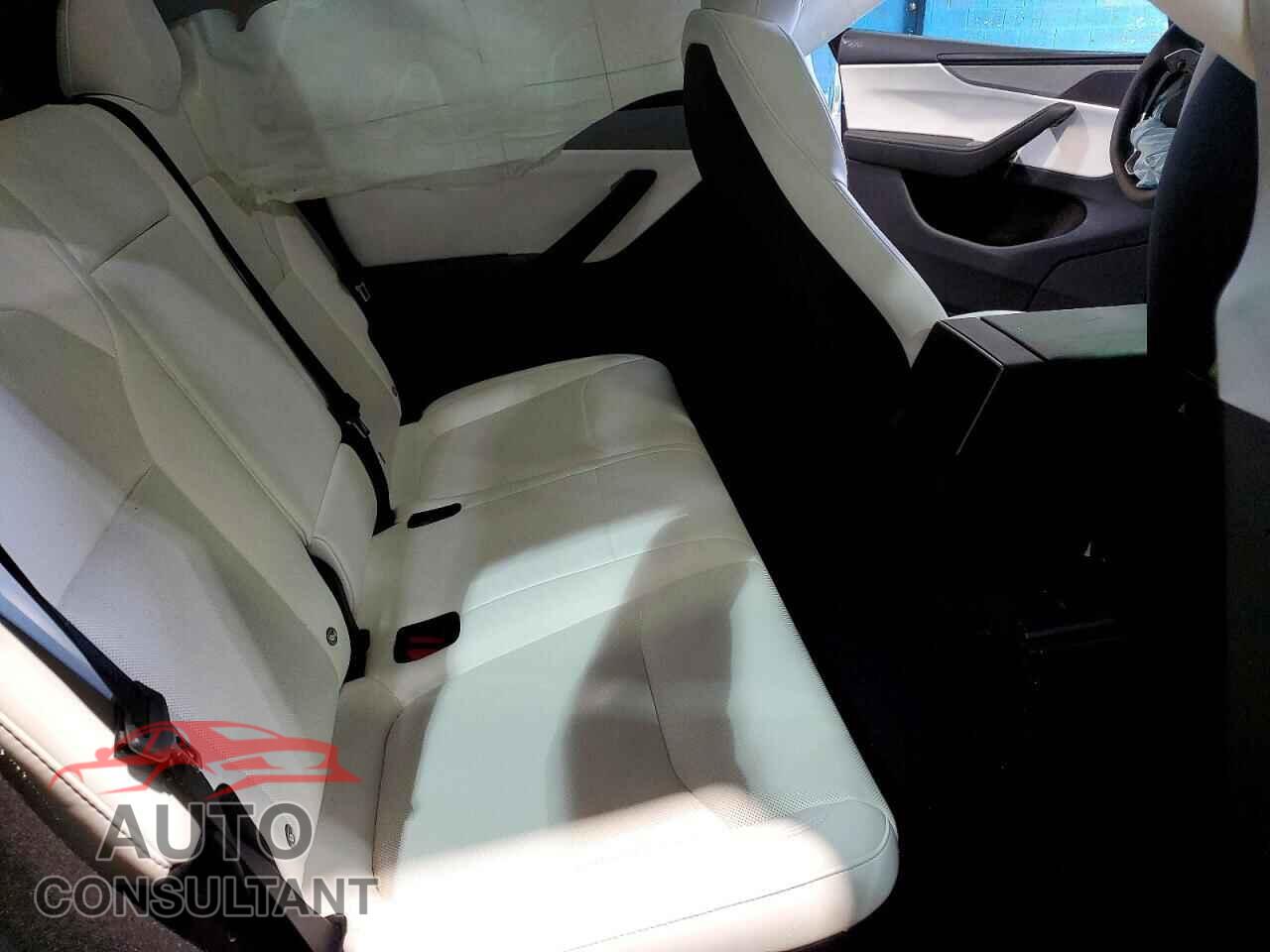TESLA MODEL Y 2026 - 7SAYGDEE8TF439966