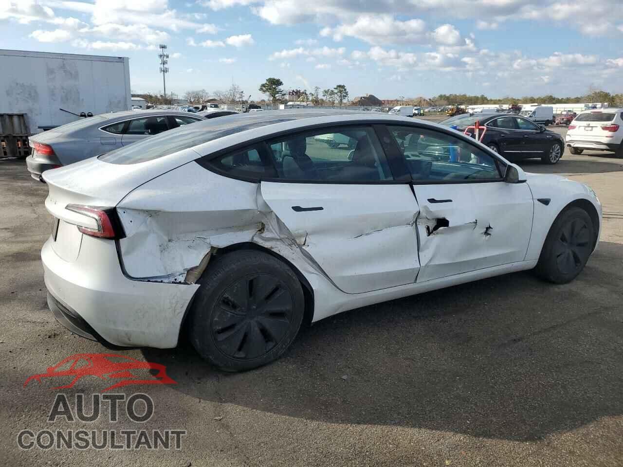 TESLA MODEL 3 2024 - 5YJ3E1EA2RF733011