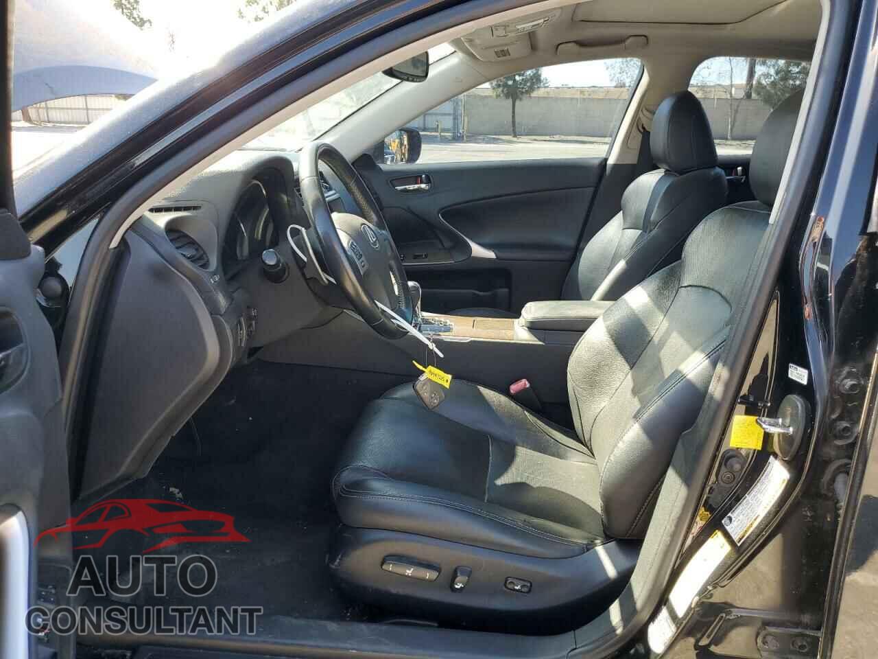 LEXUS IS 2012 - JTHCF5C22C5057523