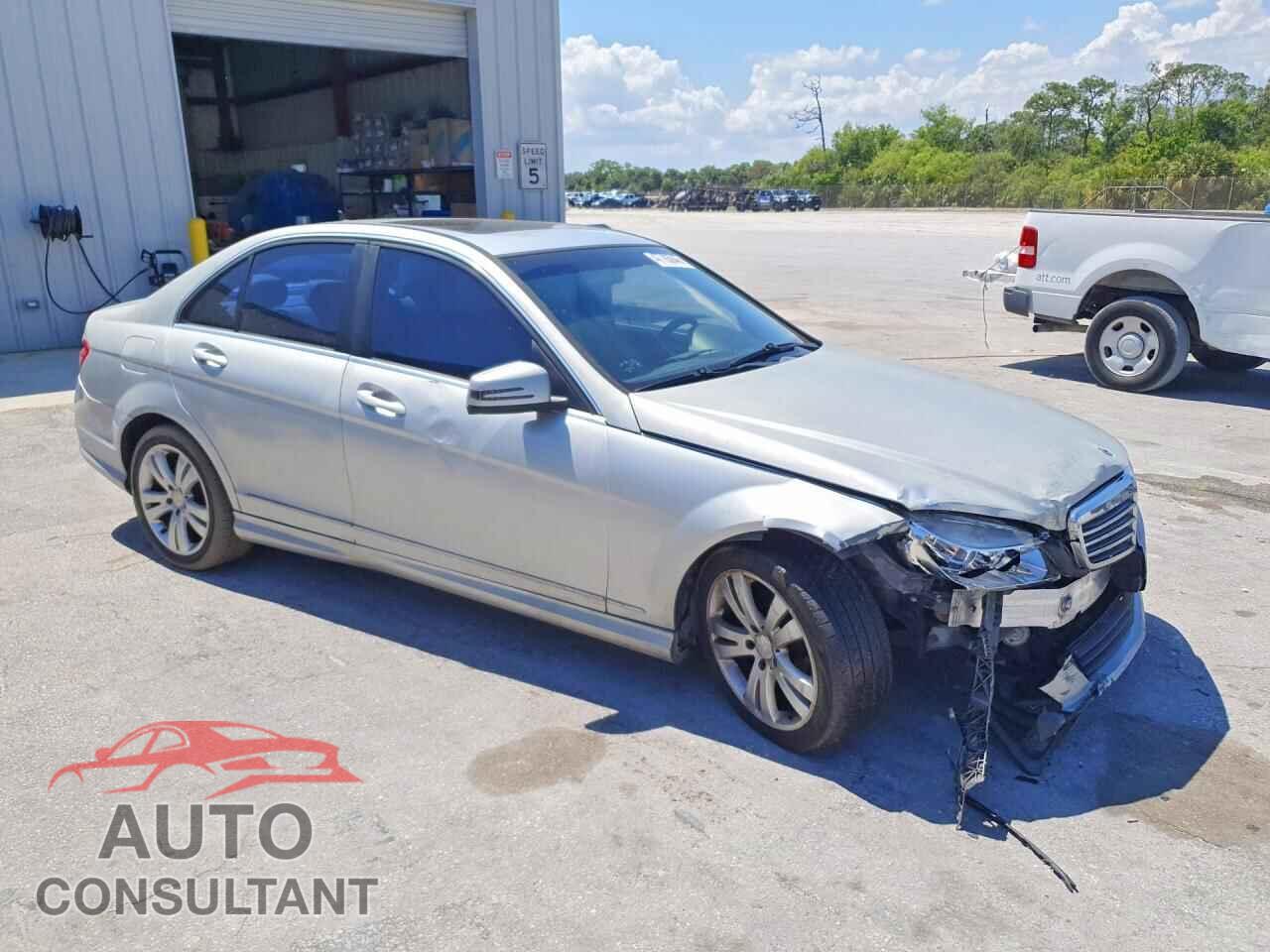 MERCEDES-BENZ C-CLASS 2011 - WDDGF5EB0BR174305