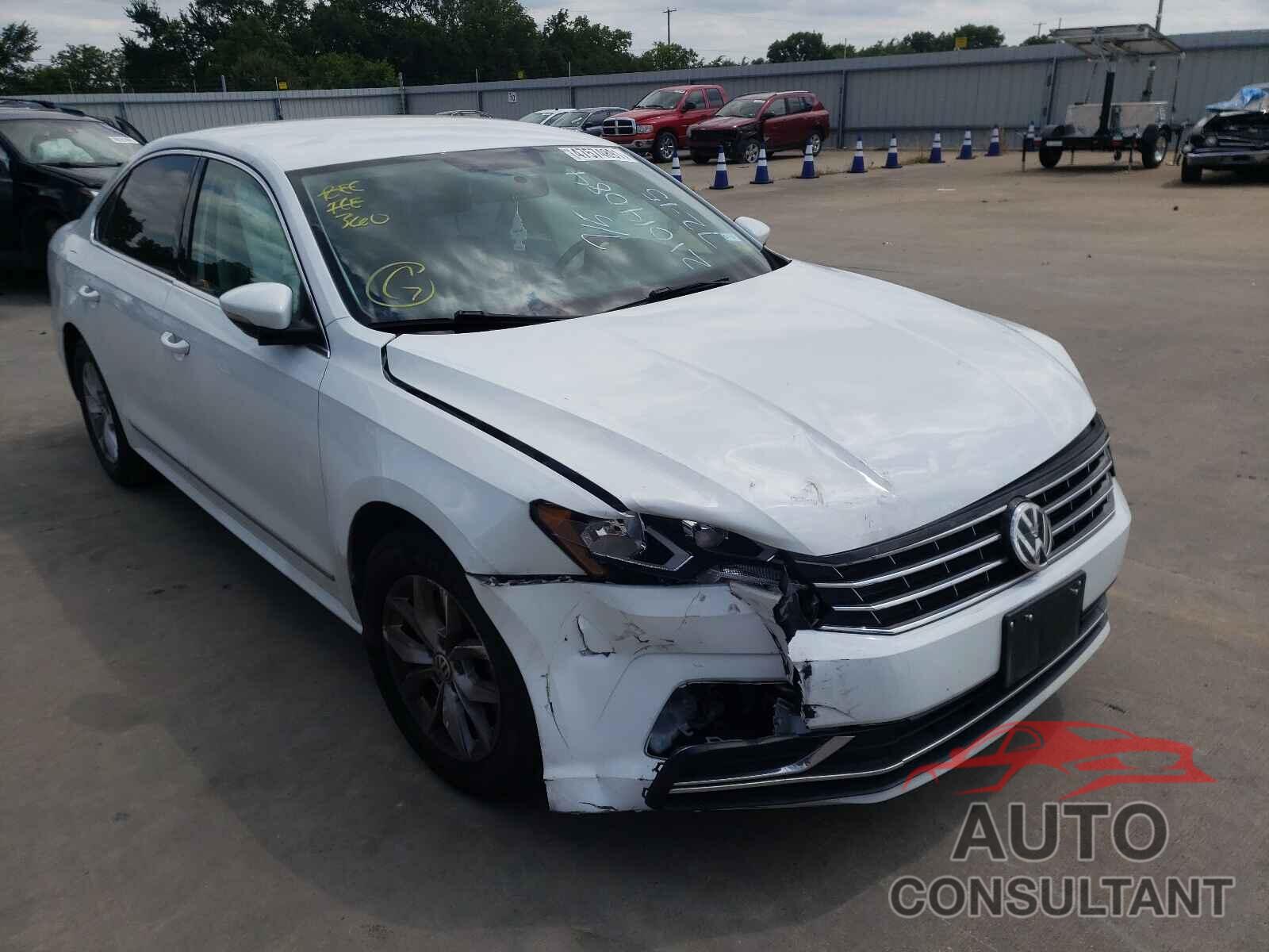 VOLKSWAGEN PASSAT 2017 - 1VWAT7A37HC075721