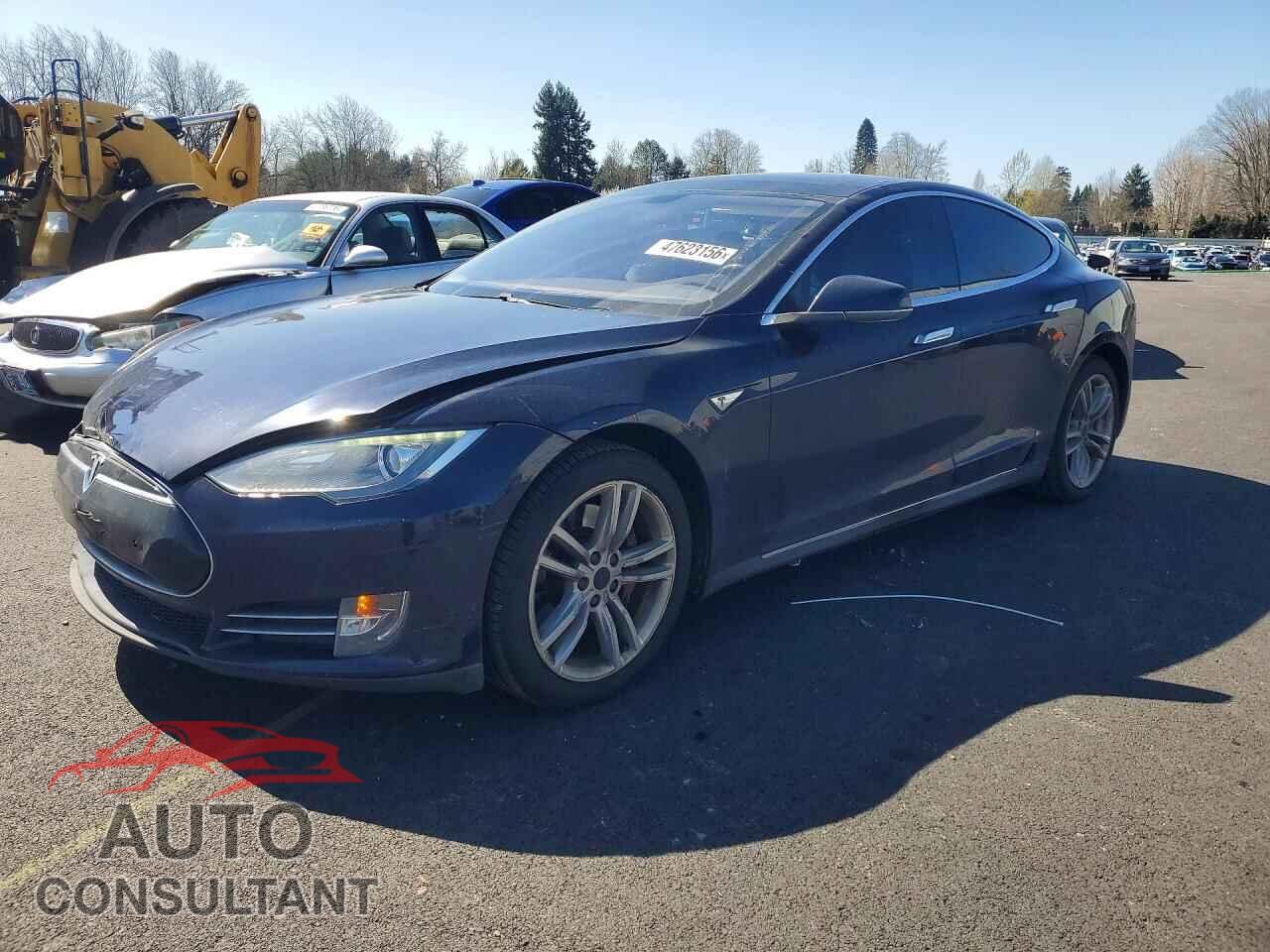 TESLA MODEL S 2014 - 5YJSA1S13EFP51202
