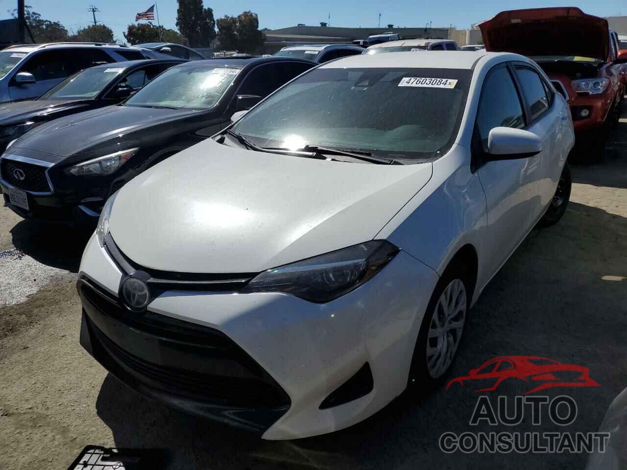 TOYOTA COROLLA 2018 - 5YFBURHE0JP799867