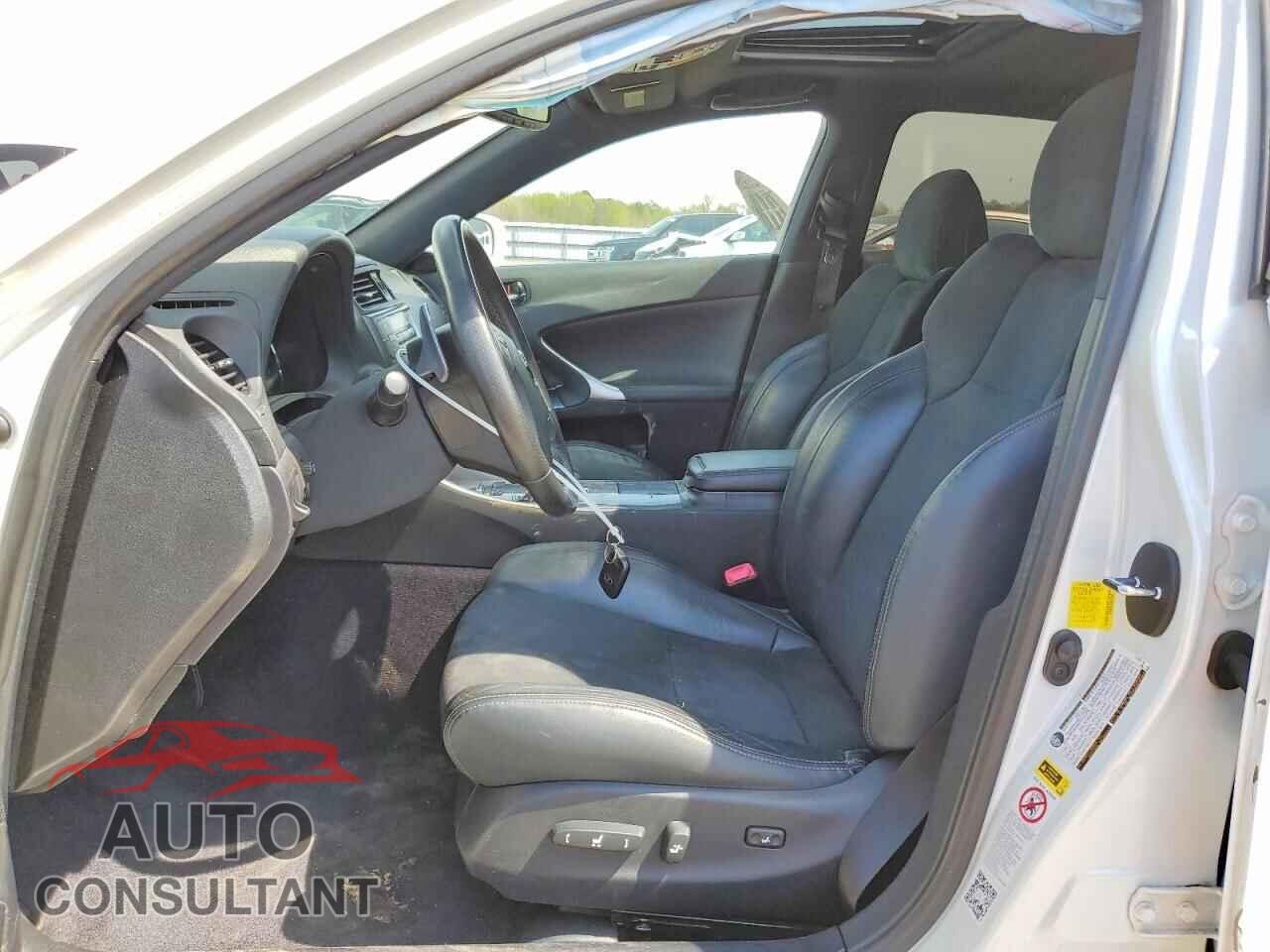LEXUS IS 2011 - JTHBF5C29B5153885