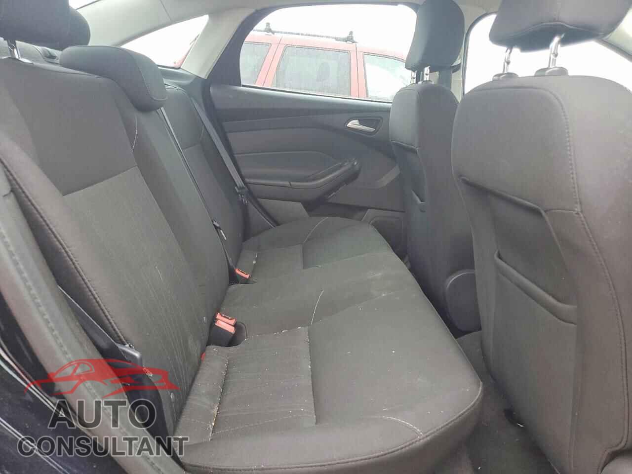 FORD FOCUS 2016 - 1FADP3F28GL357612