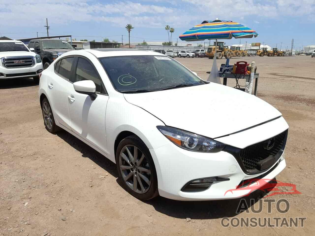 MAZDA 3 2018 - 3MZBN1V38JM203751