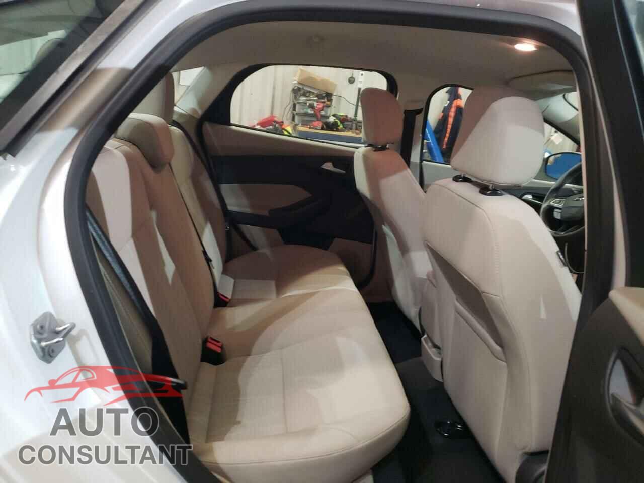 FORD FOCUS 2015 - 1FADP3F24FL378648