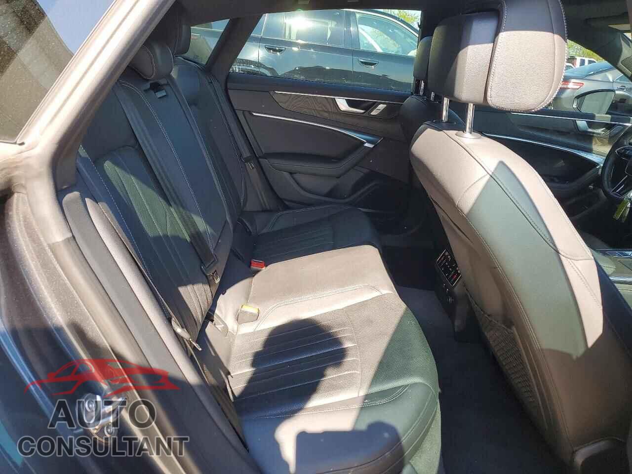 AUDI A7 2019 - WAUV2AF28KN018361