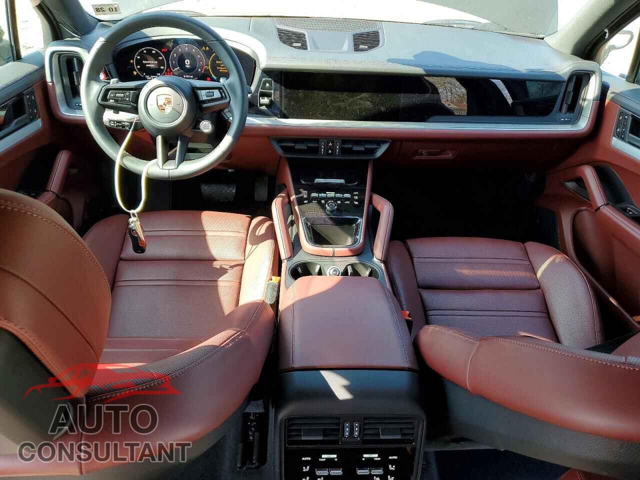 PORSCHE CAYENNE 2024 - WP1AA2AY6RDA03815