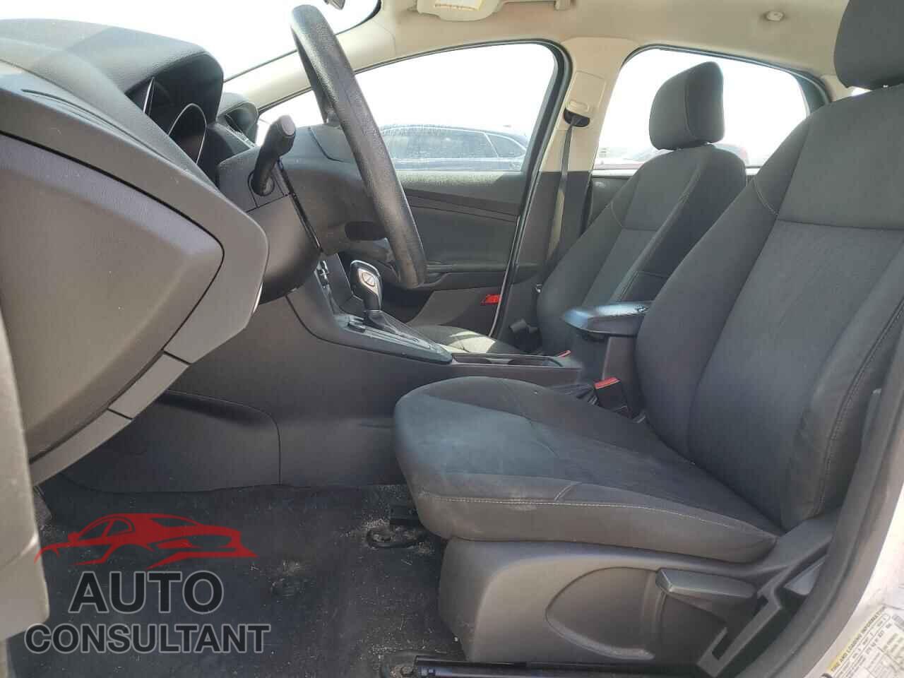 FORD FOCUS 2015 - 1FADP3F26FL301862