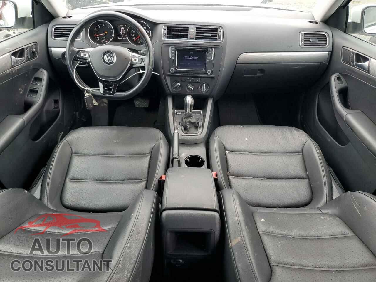 VOLKSWAGEN JETTA 2017 - 3VWDB7AJ4HM282967