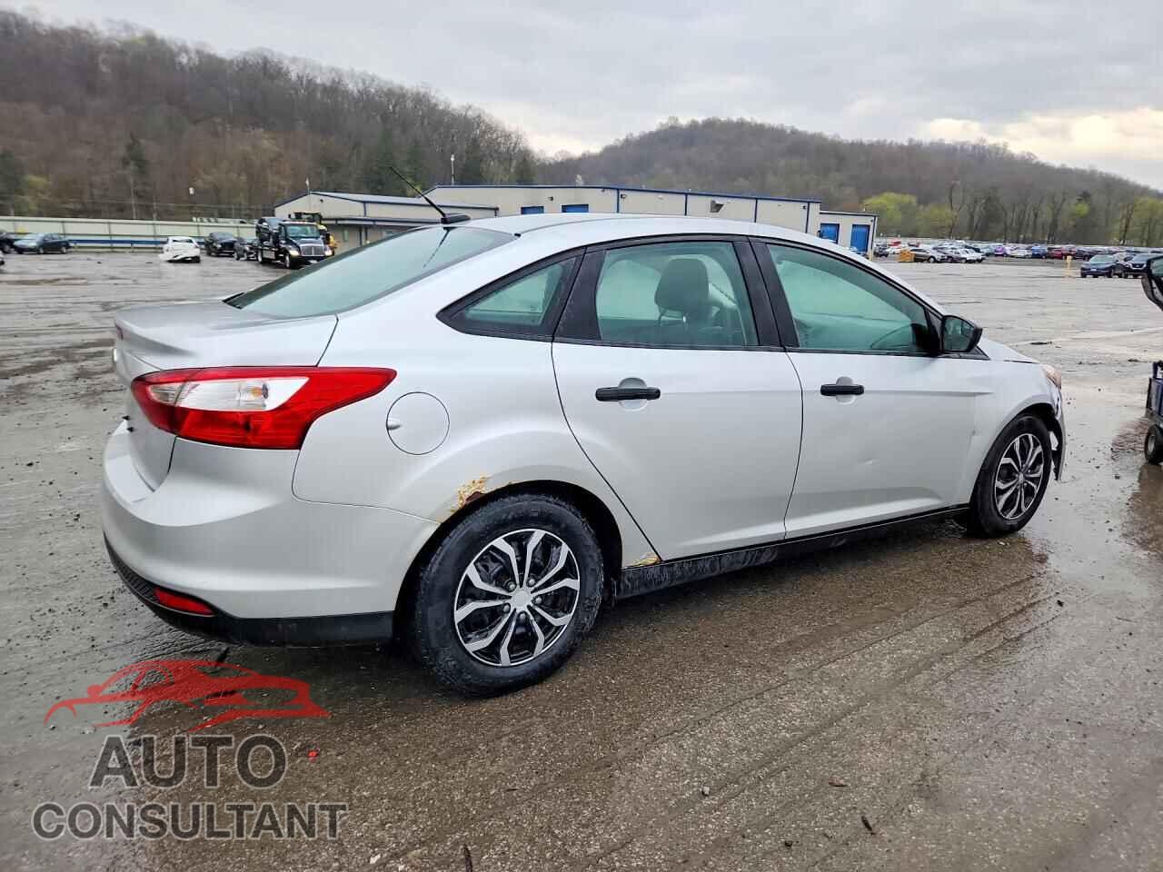 FORD FOCUS 2013 - 1FADP3E28DL181898
