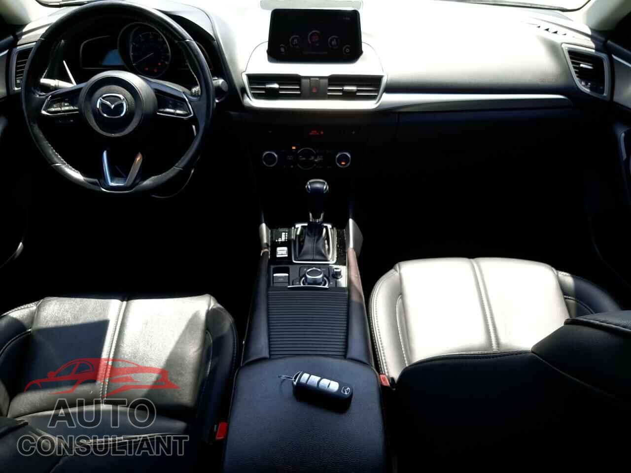 MAZDA 3 2018 - 3MZBN1V31JM247249