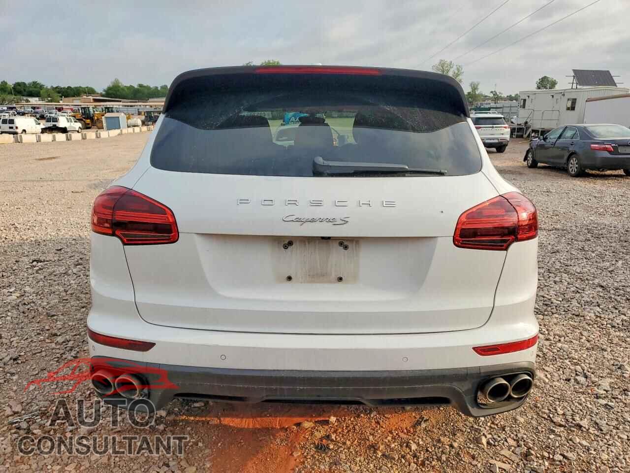 PORSCHE CAYENNE 2015 - WP1AB2A23FLA57180