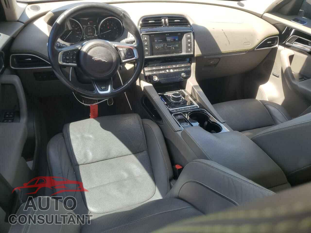 JAGUAR F-PACE 2017 - SADCL2BV2HA065614