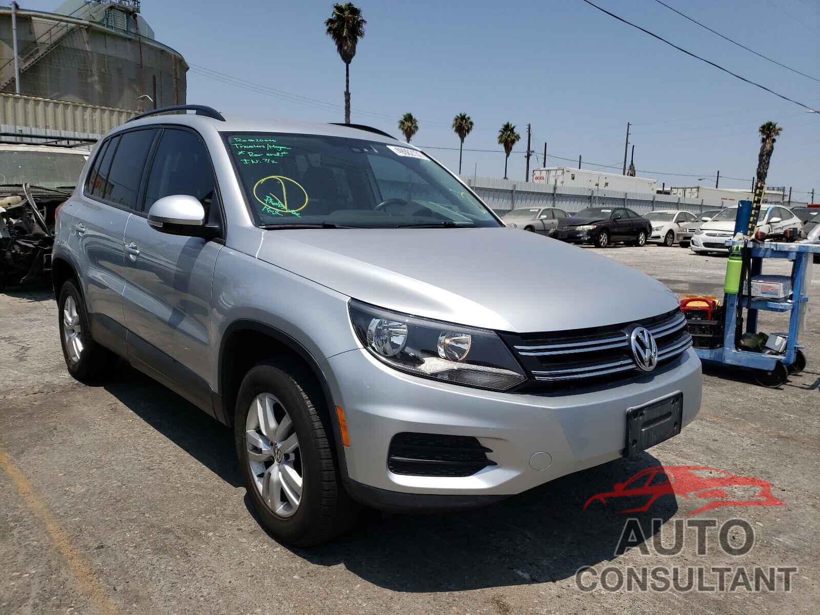 VOLKSWAGEN TIGUAN 2017 - WVGAV7AX7HW500753