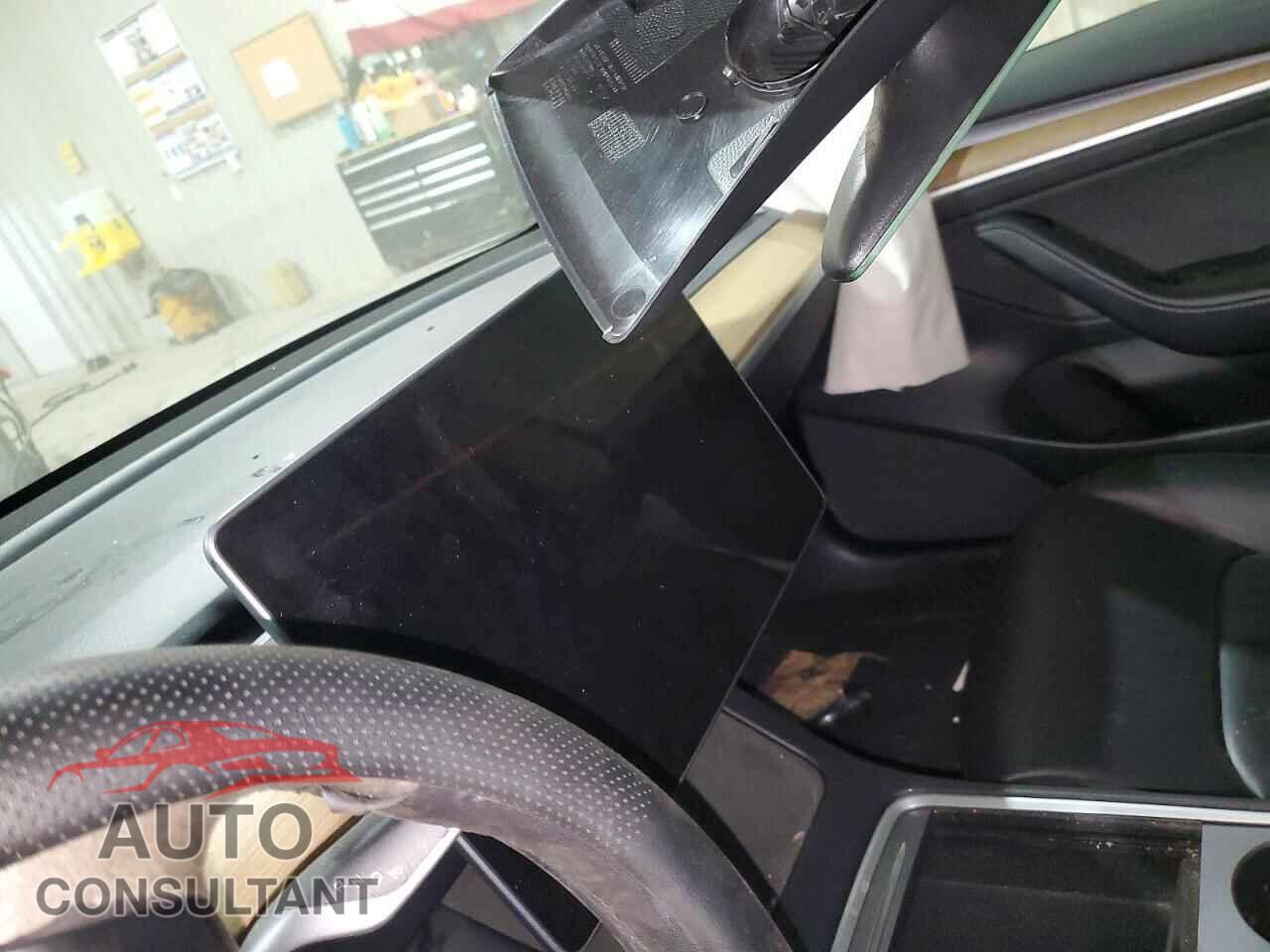 TESLA MODEL 3 2022 - 5YJ3E1EA8NF290406