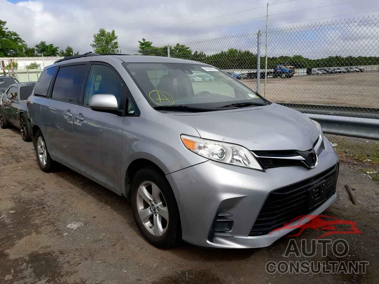 TOYOTA SIENNA 2018 - 5TDKZ3DC3JS913211