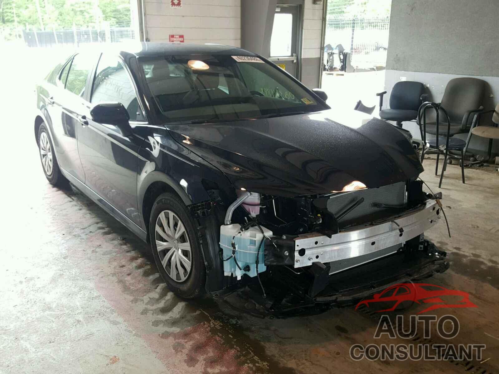 TOYOTA CAMRY 2018 - 4T1B11HKXJU601665