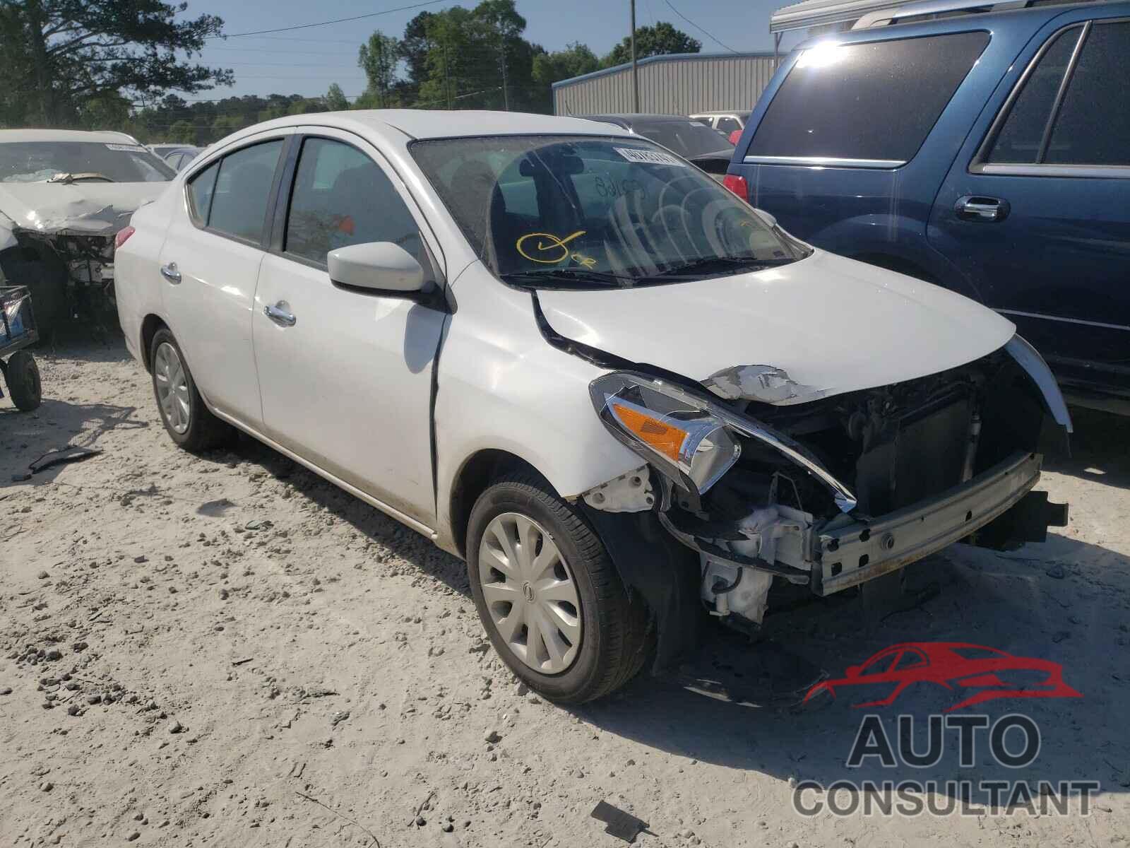 NISSAN VERSA 2017 - 3N1CN7AP0HL859657
