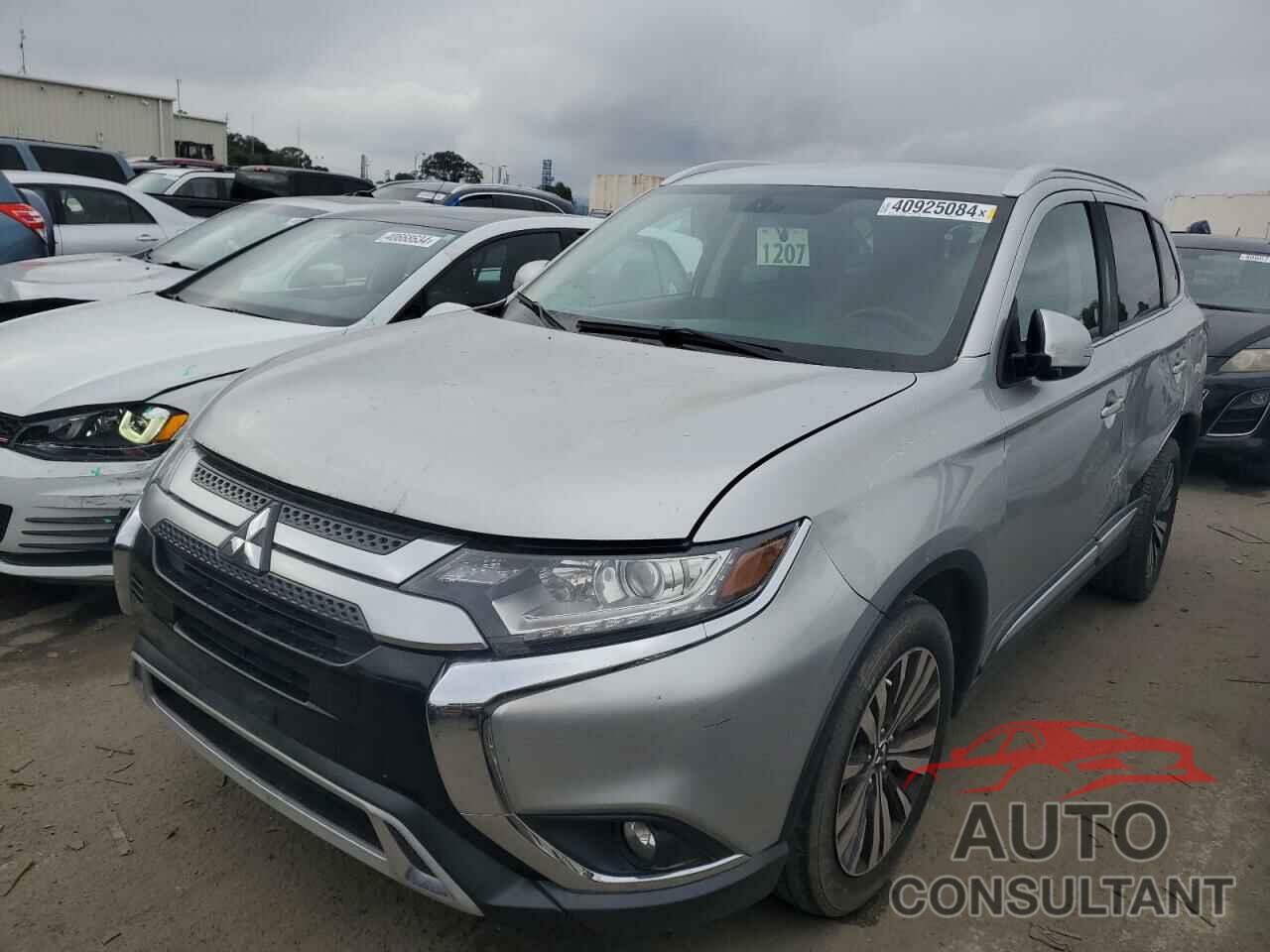 MITSUBISHI OUTLANDER 2019 - JA4AD3A39KZ014247