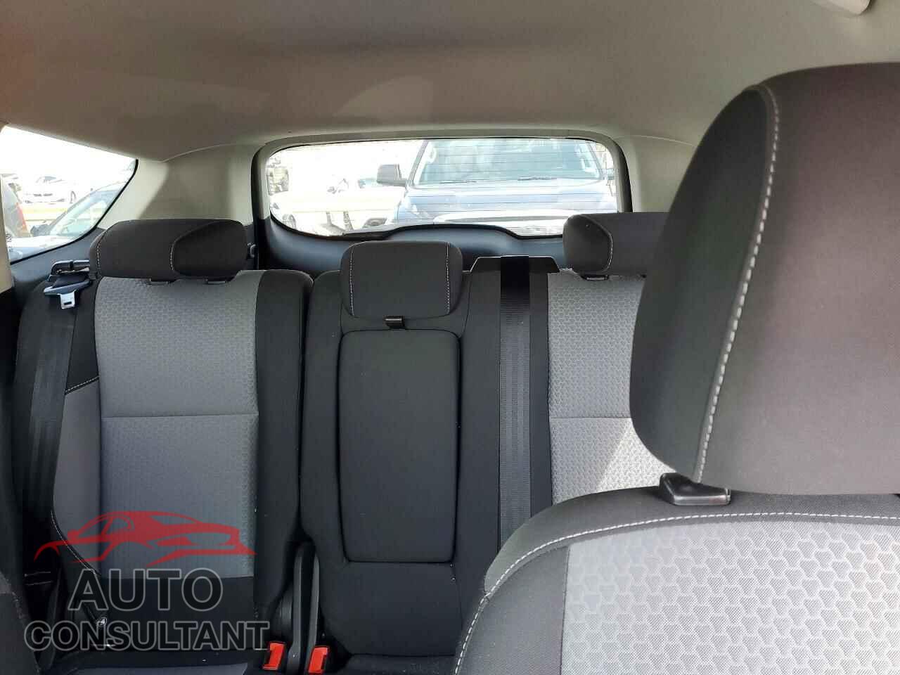 FORD ESCAPE 2017 - 1FMCU0G99HUC52870