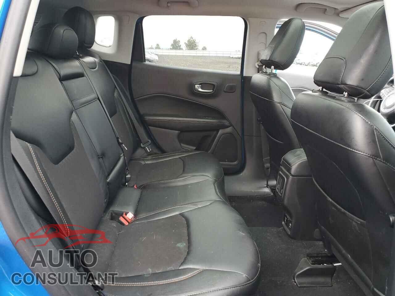 JEEP COMPASS 2018 - 3C4NJDBB6JT454010