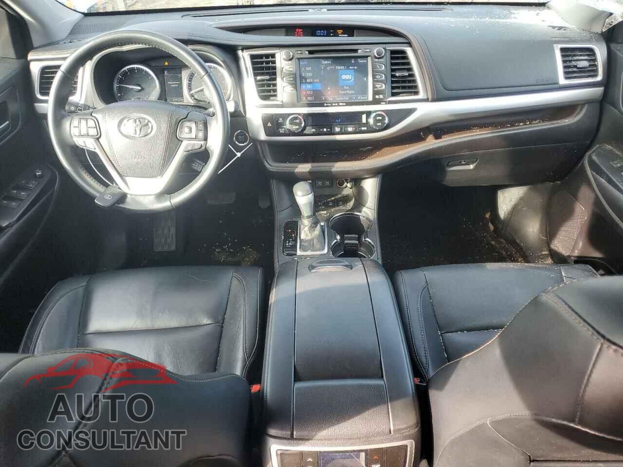 TOYOTA HIGHLANDER 2018 - 5TDJZRFH4JS875446