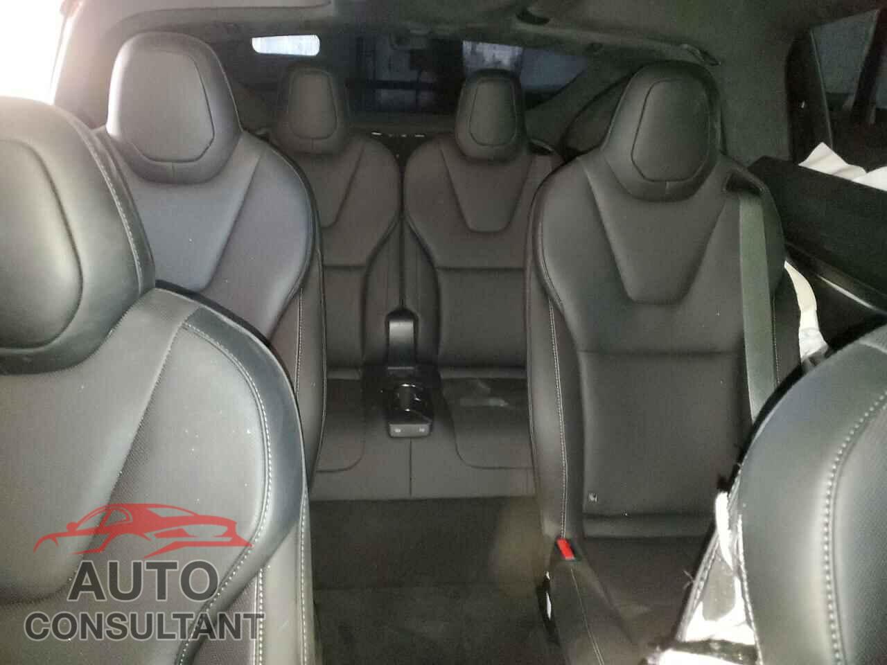 TESLA MODEL X 2023 - 7SAXCBE69PF400331