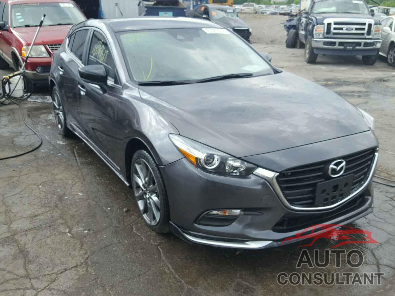 MAZDA 3 2018 - 3MZBN1L39JM192455