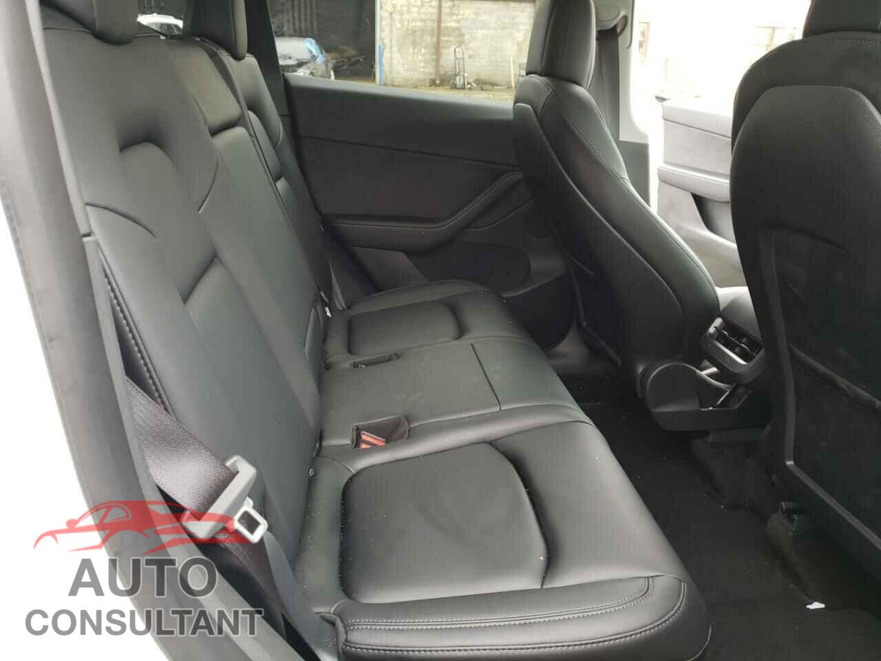 TESLA MODEL Y 2021 - 5YJYGAEE3MF301863