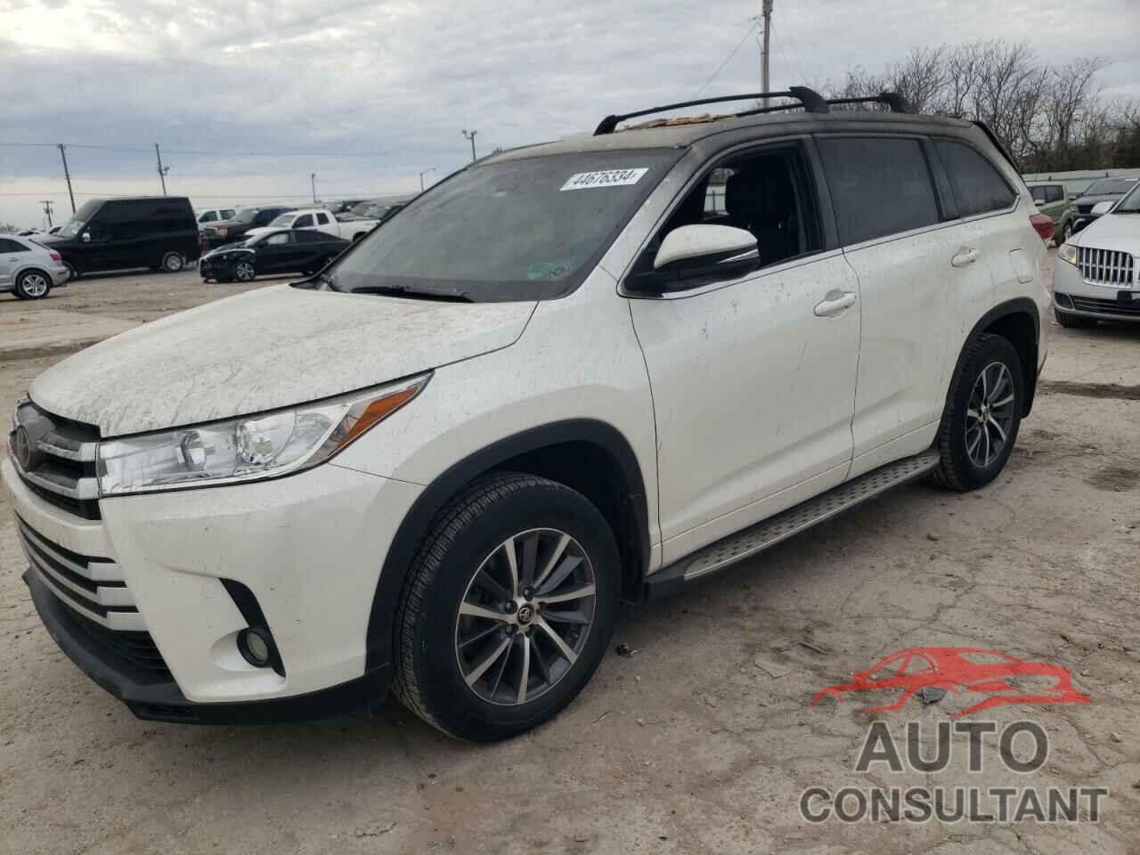 TOYOTA HIGHLANDER 2017 - 5TDKZRFH2HS520192