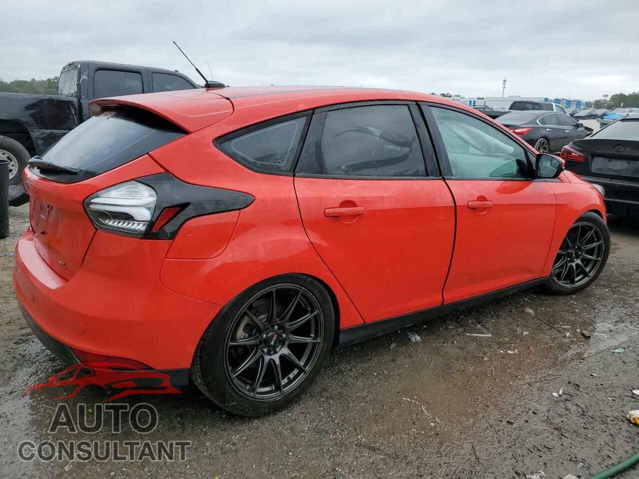 FORD FOCUS 2017 - 1FADP3M24HL256541