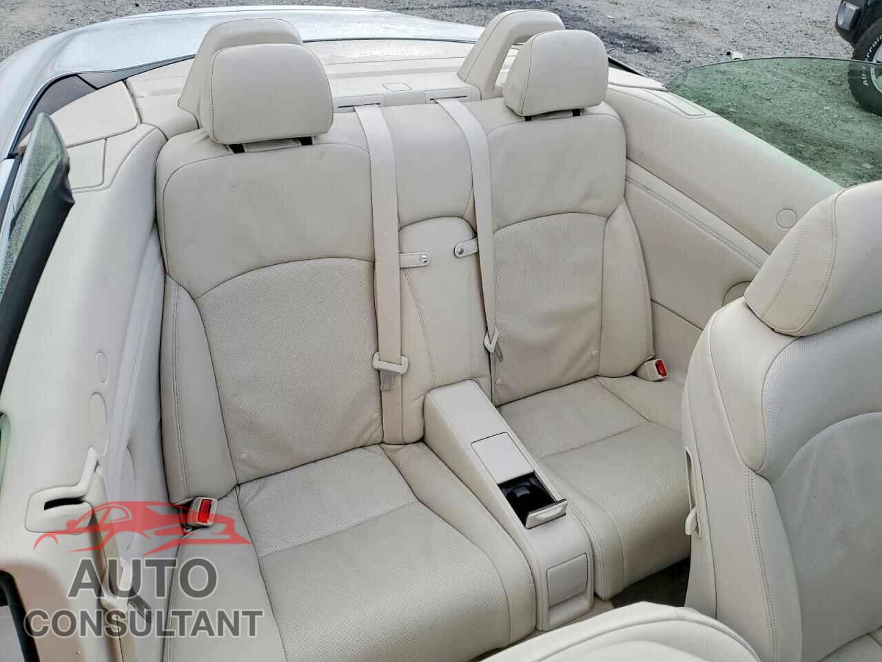 LEXUS IS 2011 - JTHFF2C21B2521039