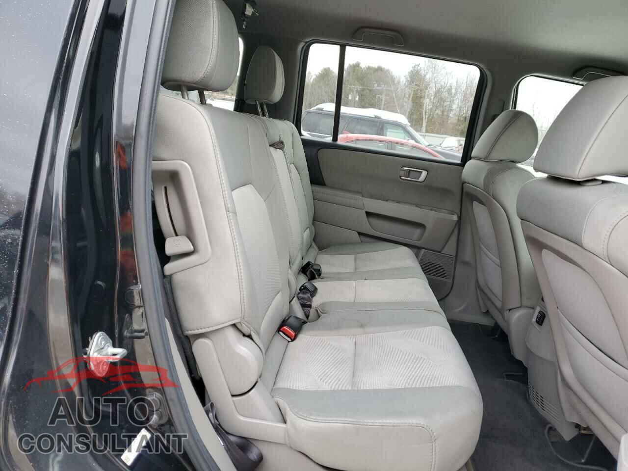 HONDA PILOT 2013 - 5FNYF4H28DB047461